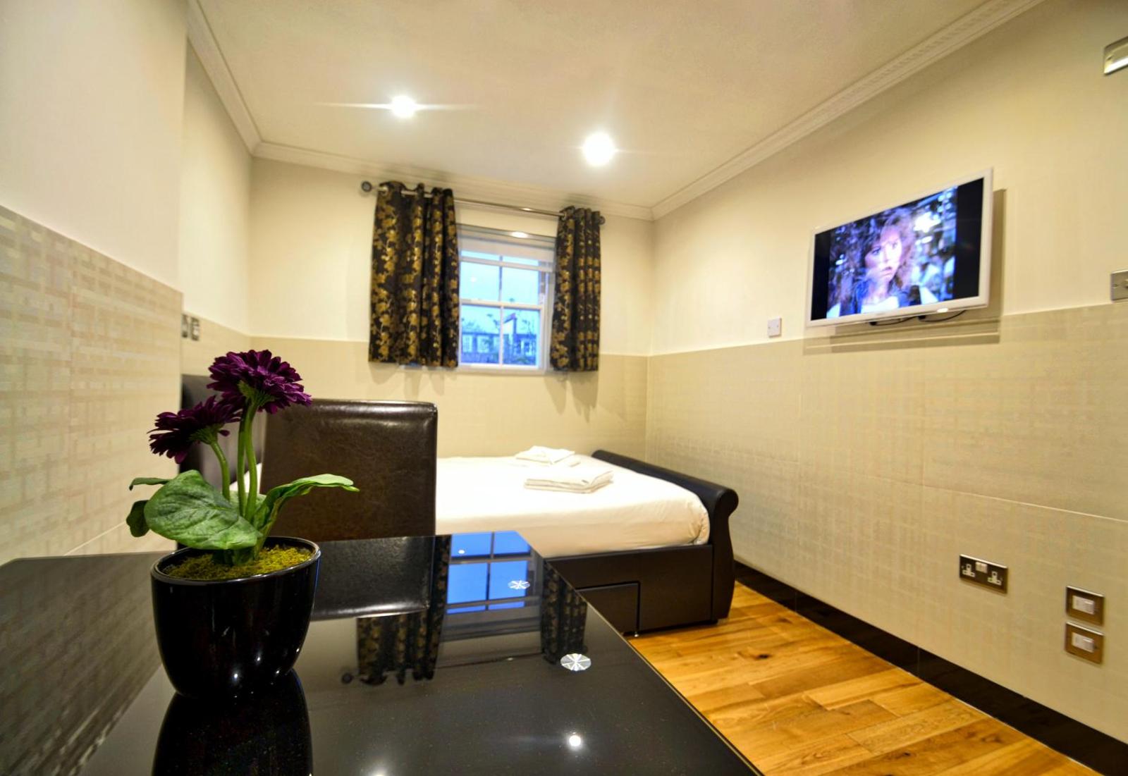 Hyde Park Apartments